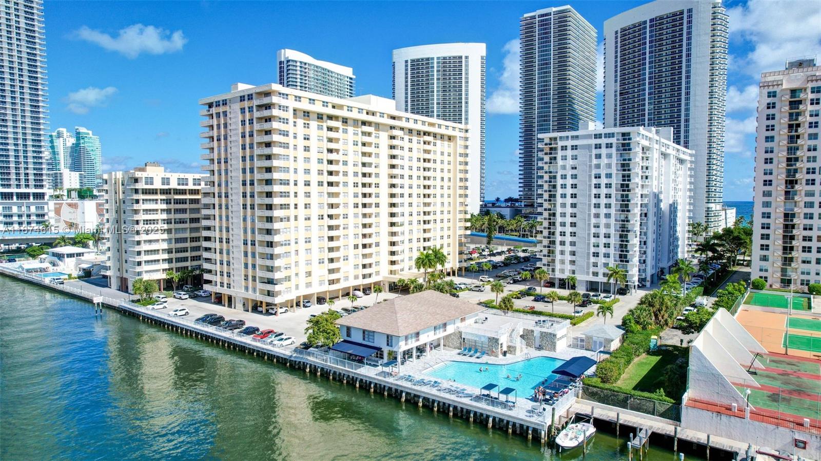 PLAZA TOWERS SOUTH CONDO - Residential