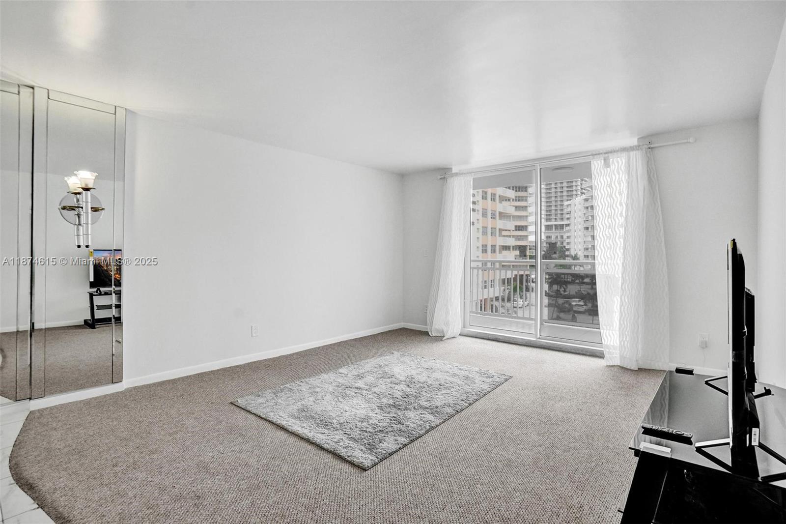 PLAZA TOWERS SOUTH CONDO - Residential