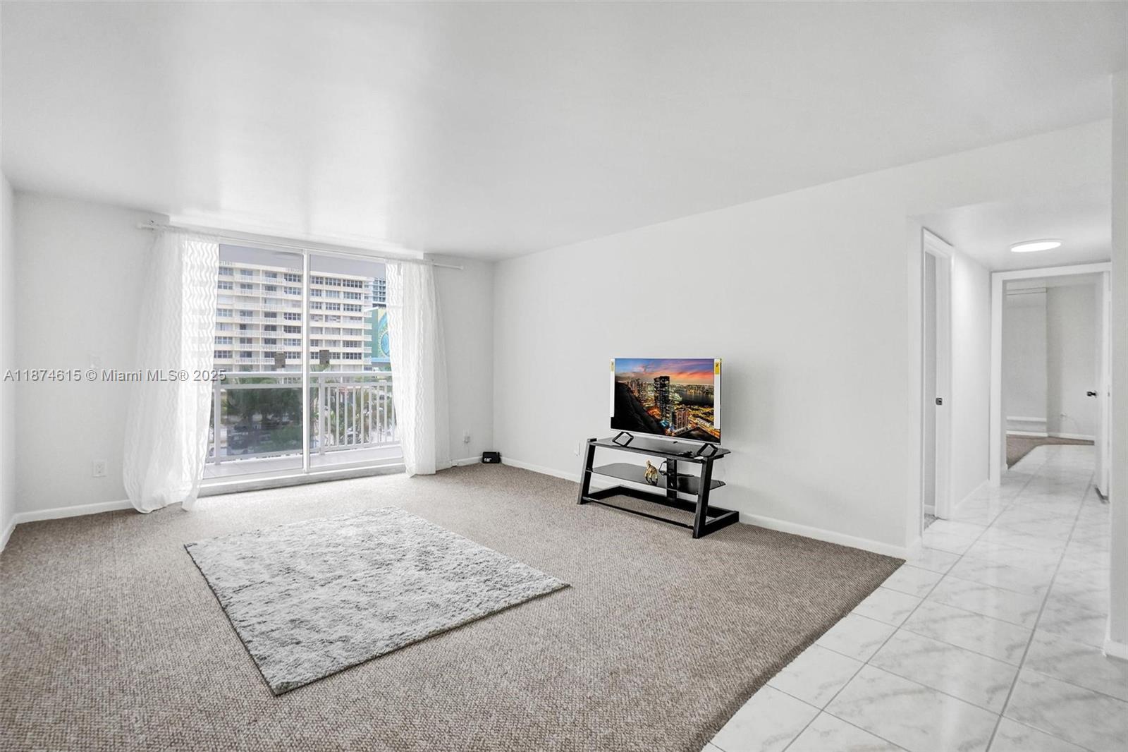 PLAZA TOWERS SOUTH CONDO - Residential