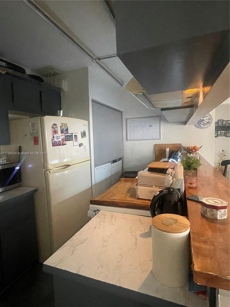 EMBARCADERO CONDO - Residential