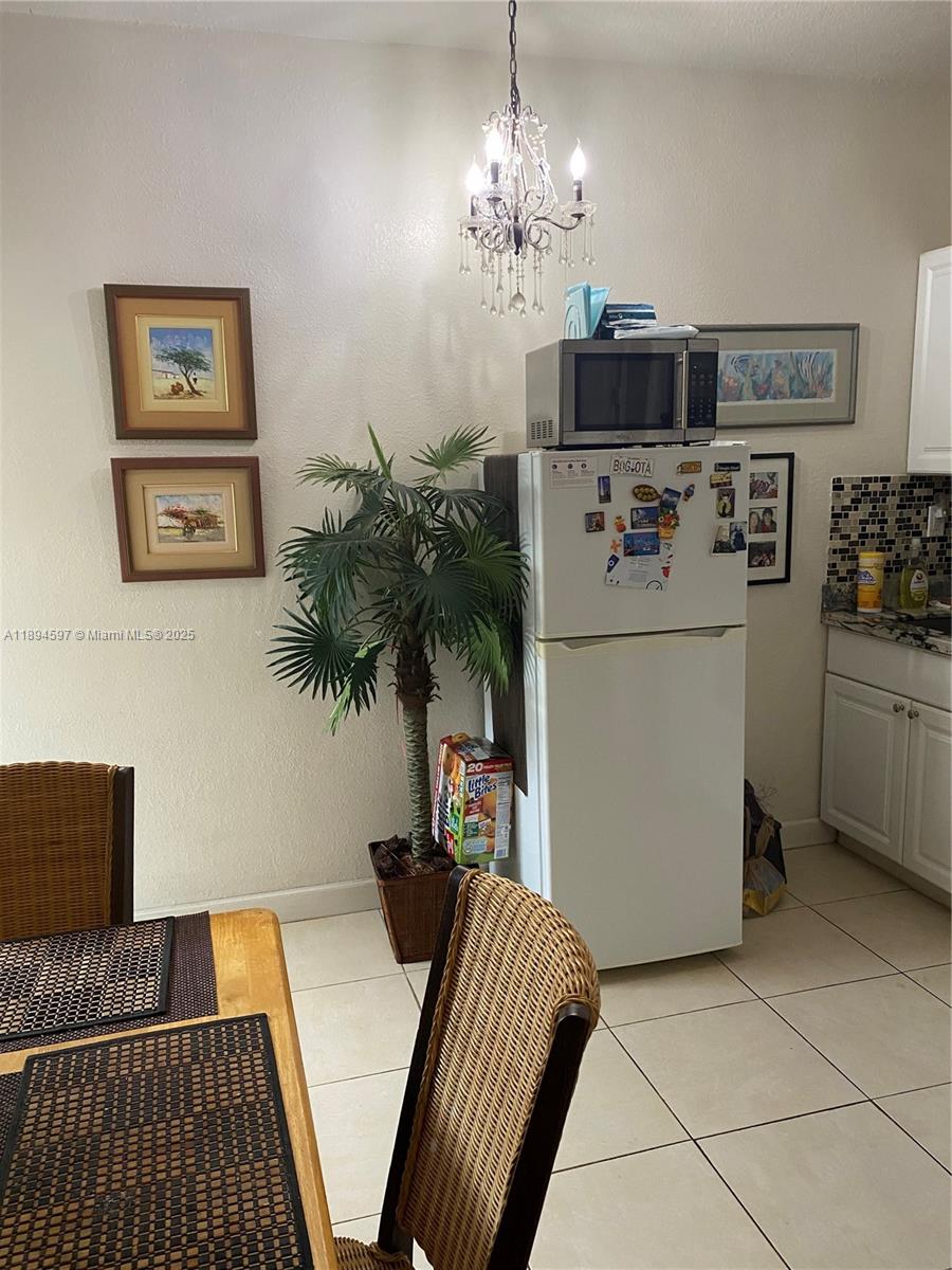 DAV-MER ESTATES - Residential Lease