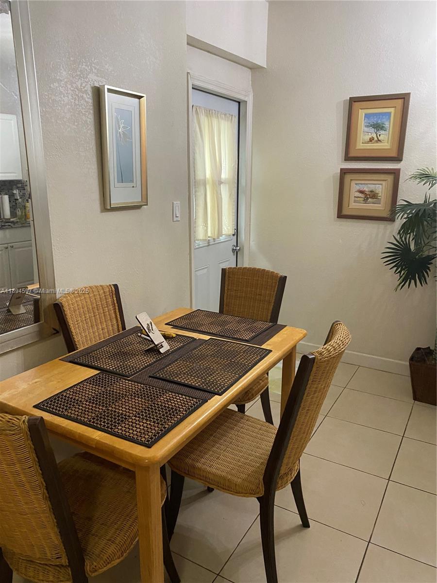DAV-MER ESTATES - Residential Lease