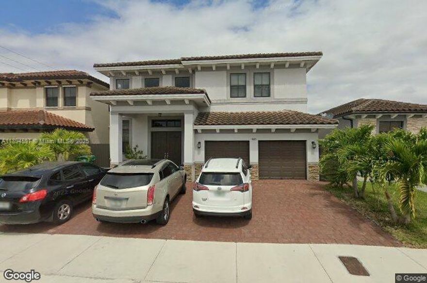 Efficency with living room, kitchen ,1 bedroom ,1 bathroom with independent exit ,only one person