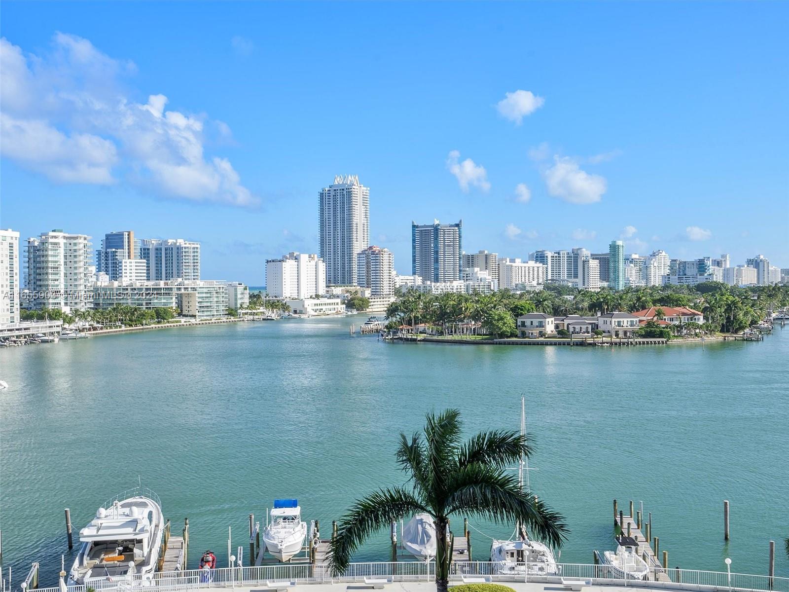 KING COLE CONDO - Residential