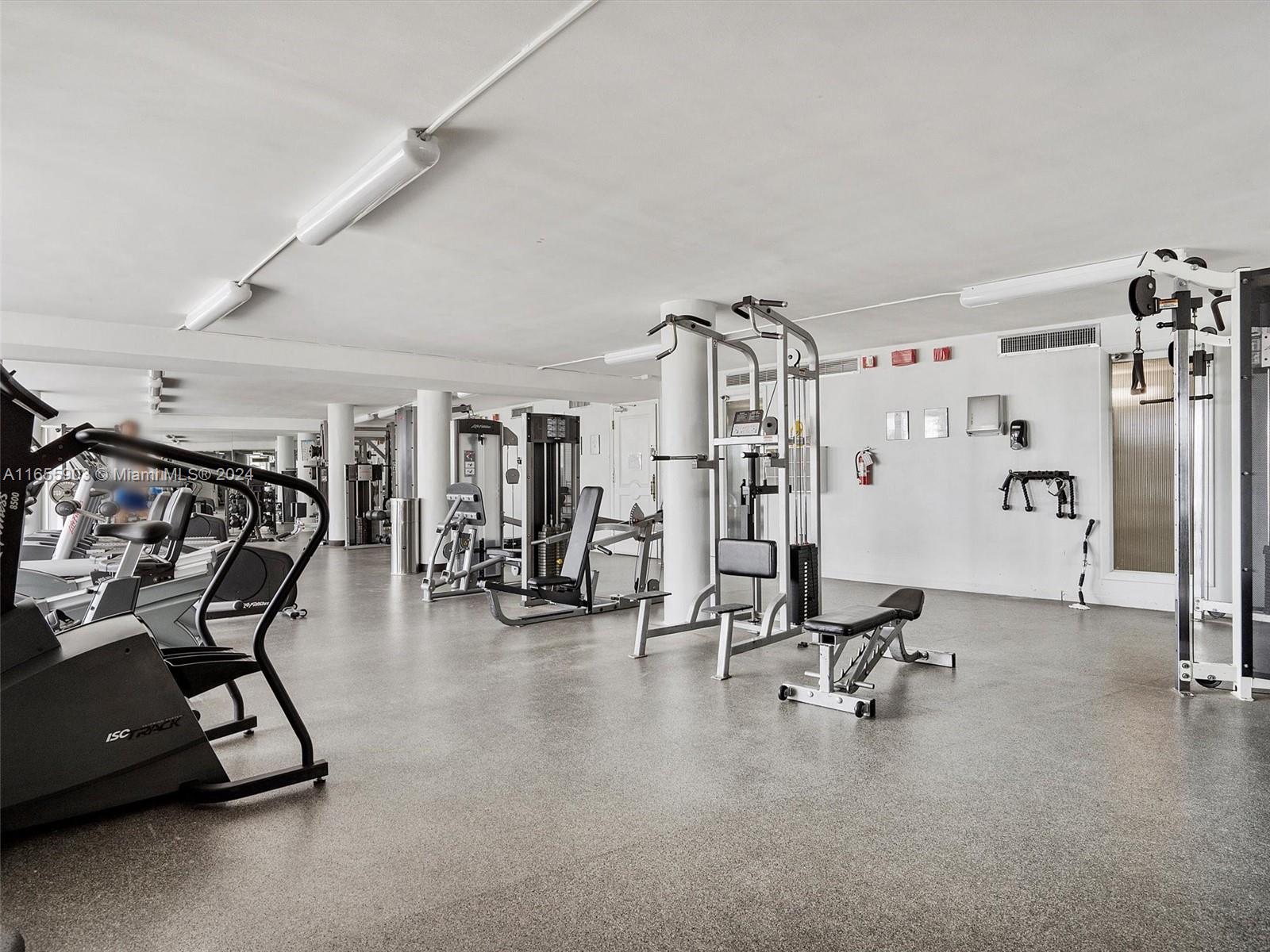 KING COLE CONDO - Residential