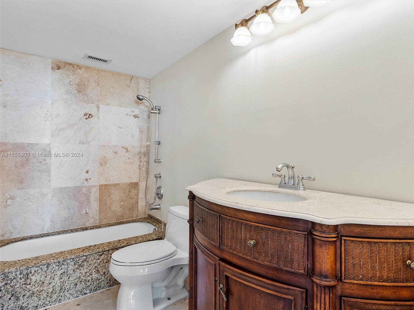 KING COLE CONDO - Residential