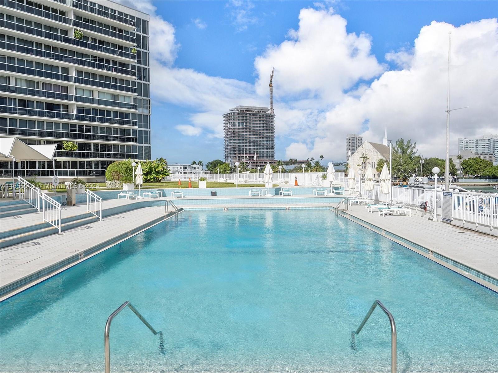 KING COLE CONDO - Residential