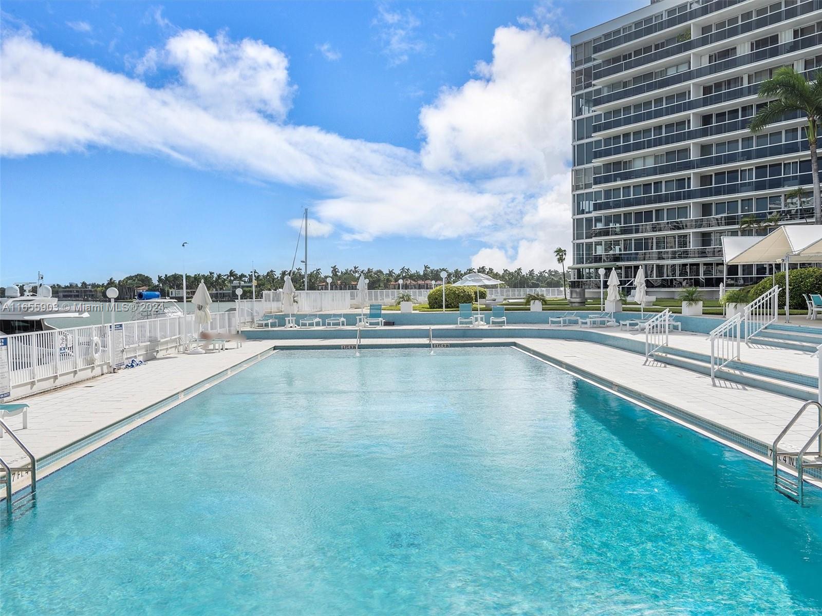KING COLE CONDO - Residential