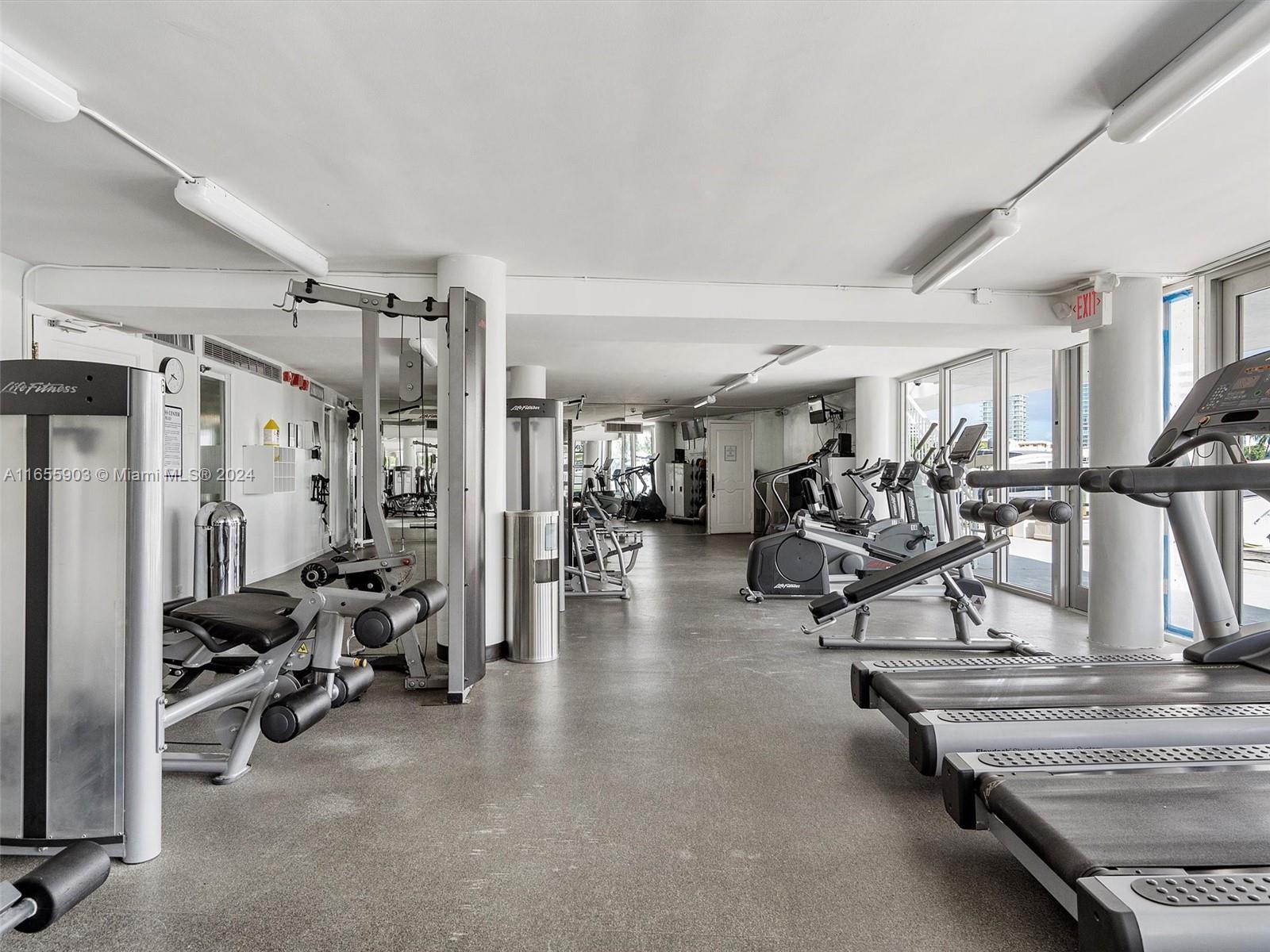 KING COLE CONDO - Residential