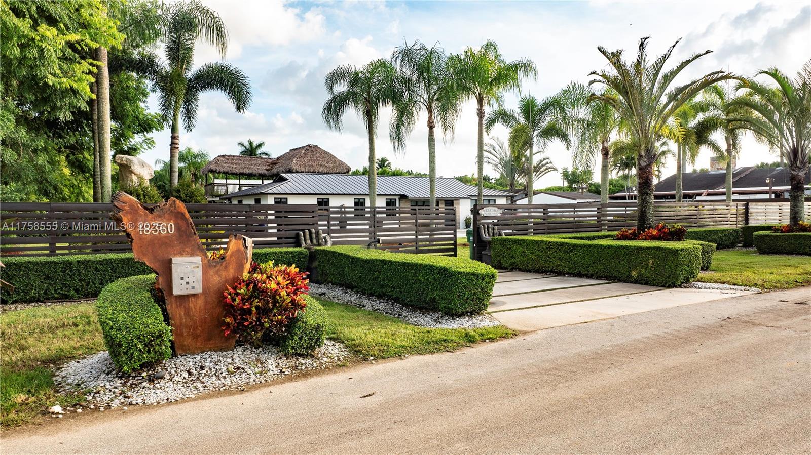 HEATHWOOD GROVES .905 AC - Residential
