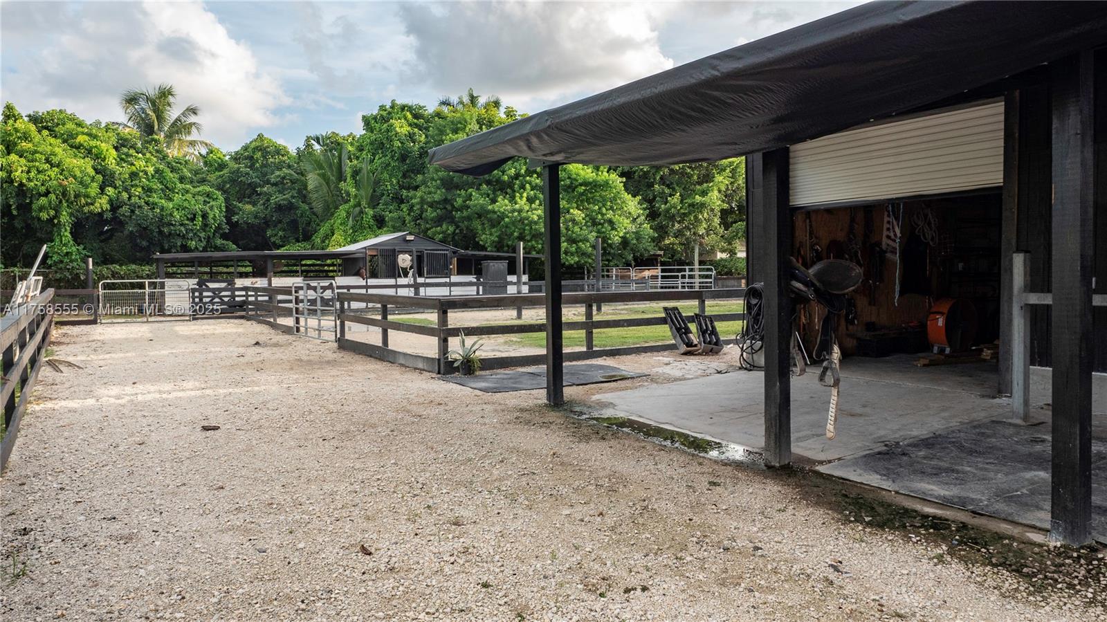 HEATHWOOD GROVES .905 AC - Residential