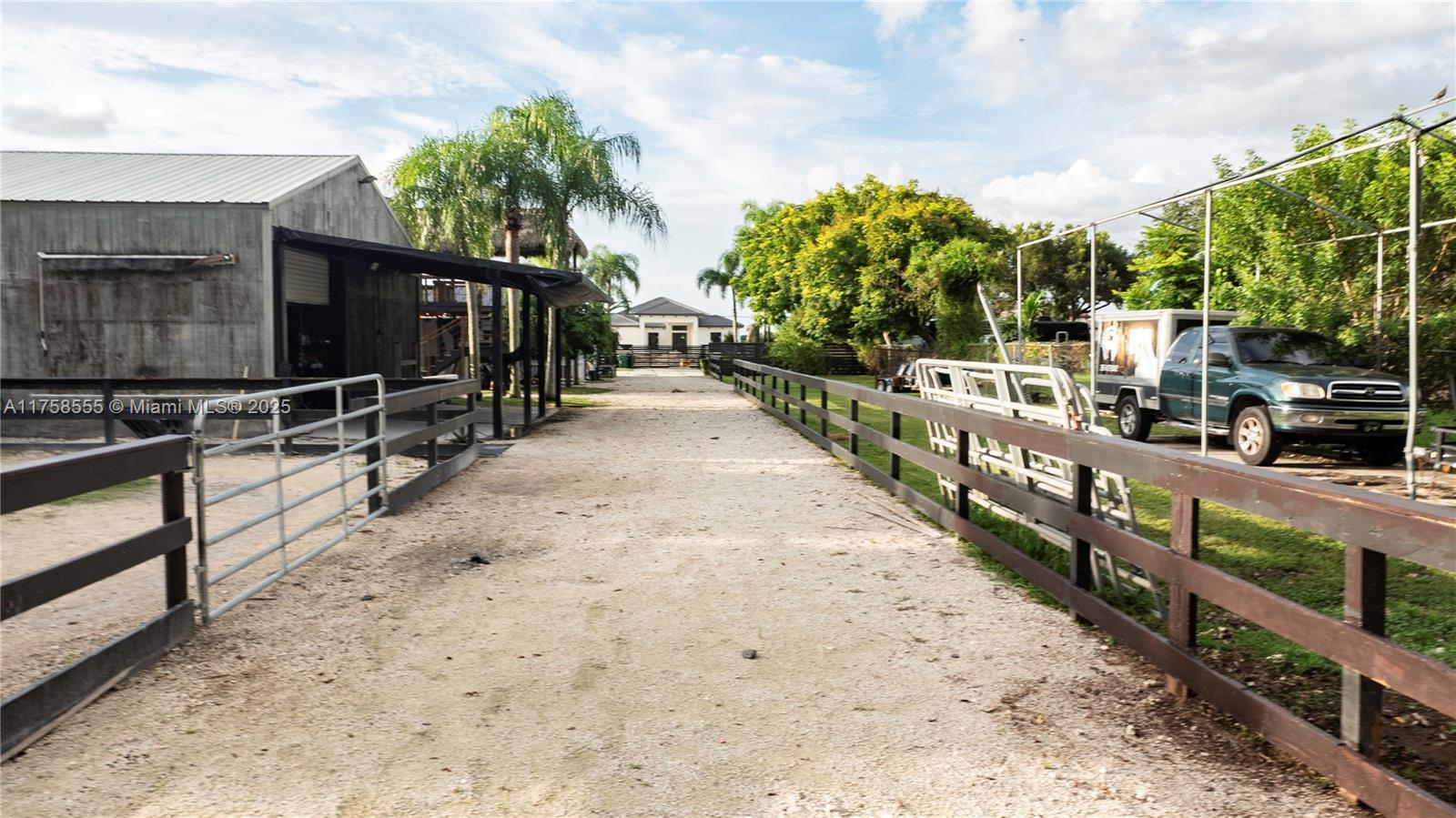 HEATHWOOD GROVES .905 AC - Residential