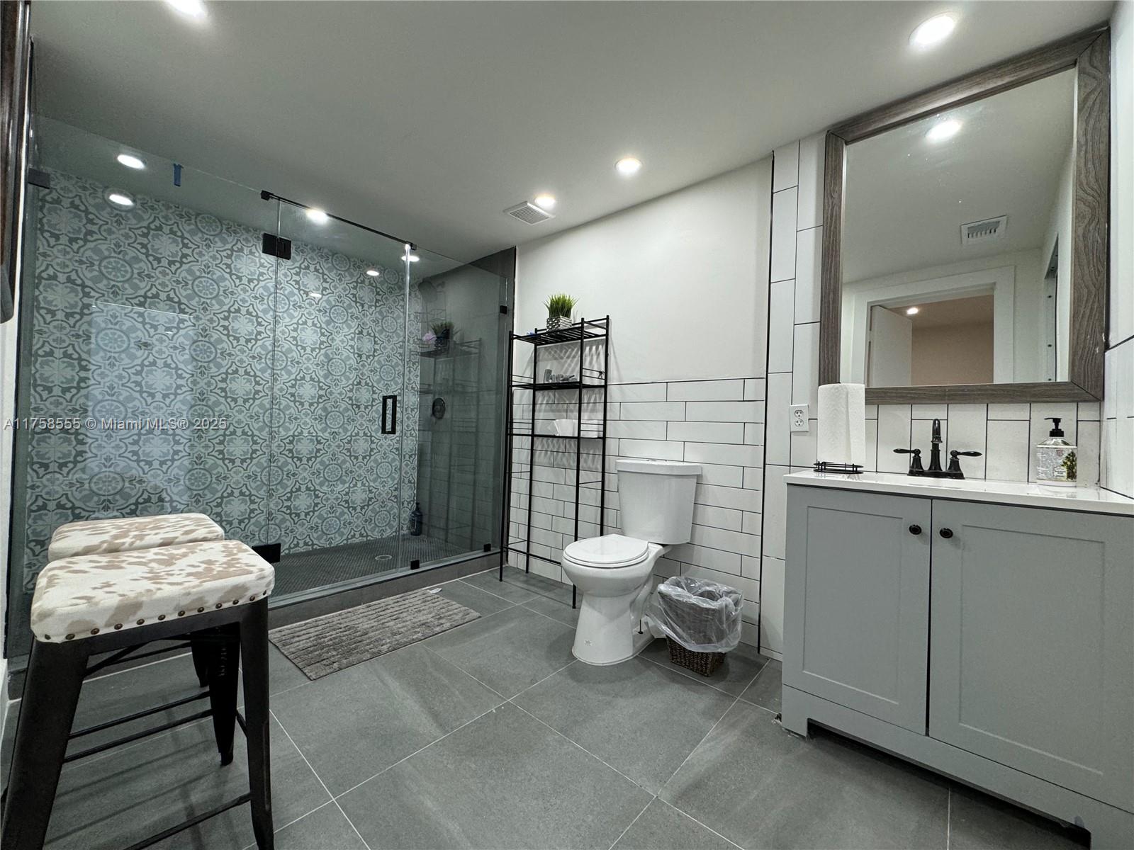 HEATHWOOD GROVES .905 AC - Residential
