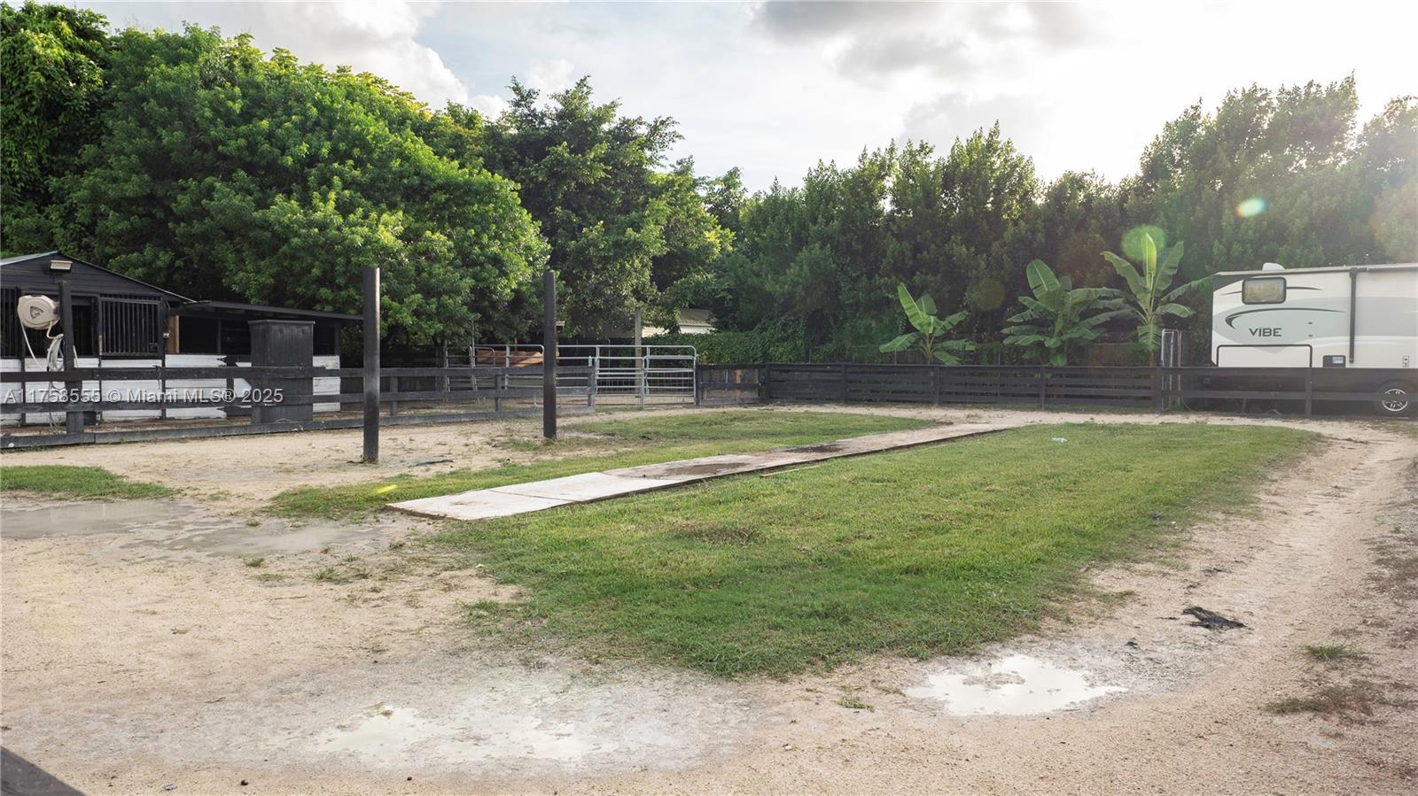 HEATHWOOD GROVES .905 AC - Residential