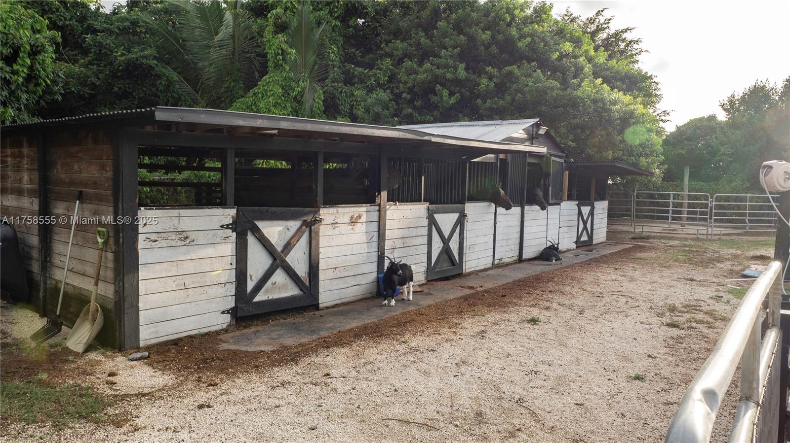 HEATHWOOD GROVES .905 AC - Residential