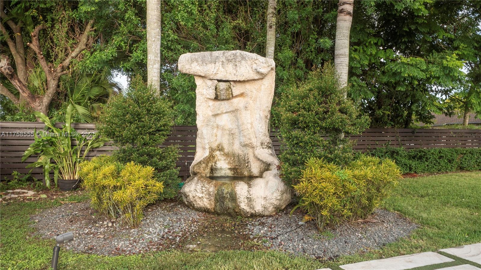 HEATHWOOD GROVES .905 AC - Residential