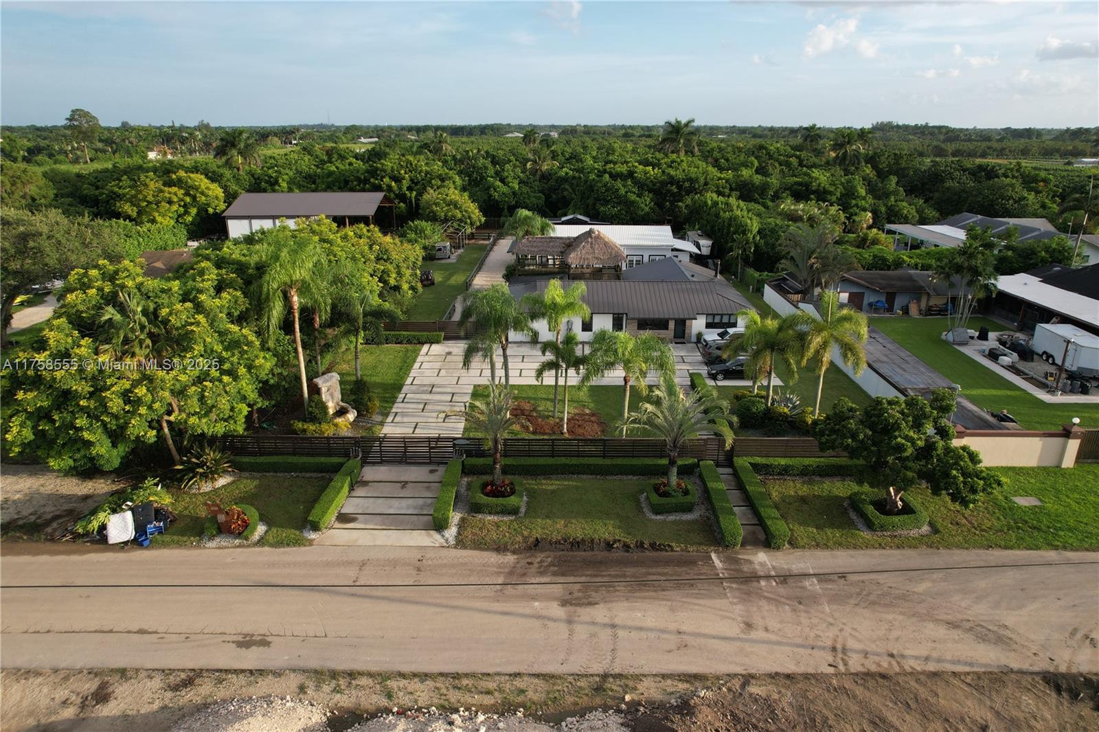 HEATHWOOD GROVES .905 AC - Residential