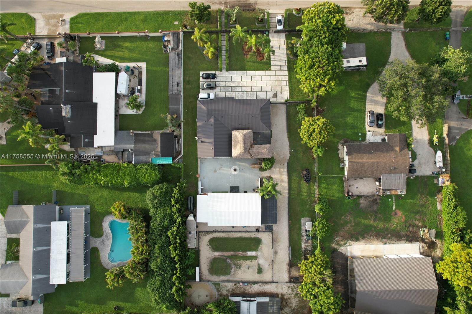 HEATHWOOD GROVES .905 AC - Residential