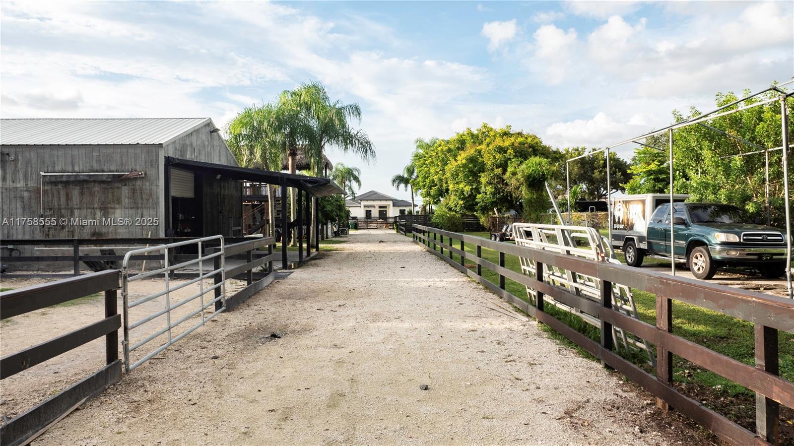 HEATHWOOD GROVES .905 AC - Residential