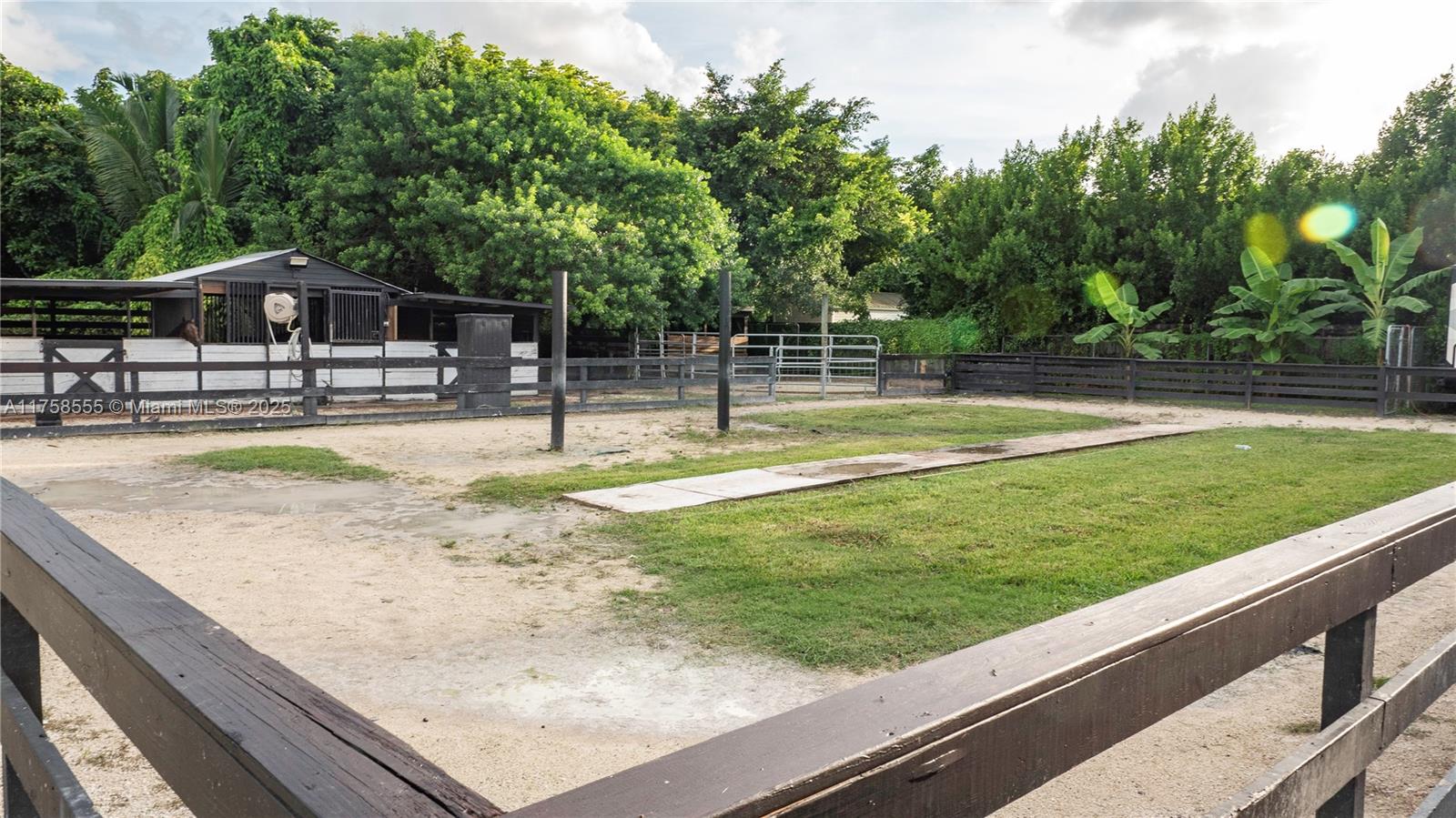 HEATHWOOD GROVES .905 AC - Residential