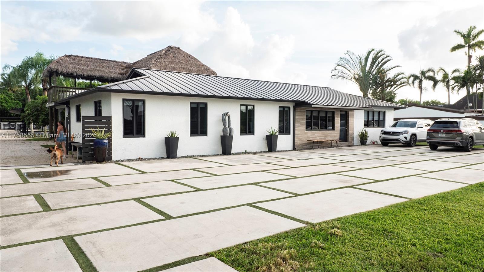 HEATHWOOD GROVES .905 AC - Residential