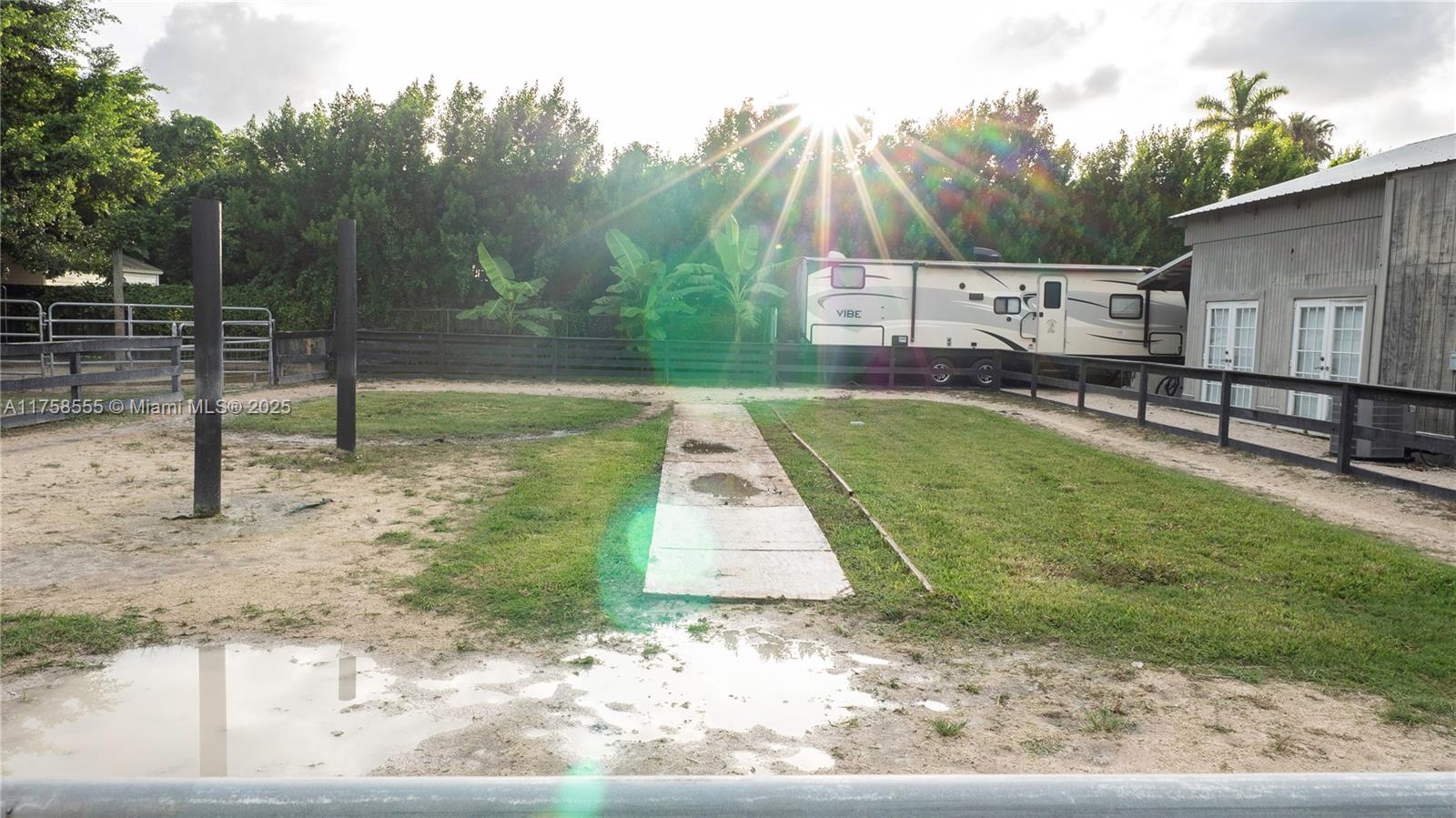HEATHWOOD GROVES .905 AC - Residential