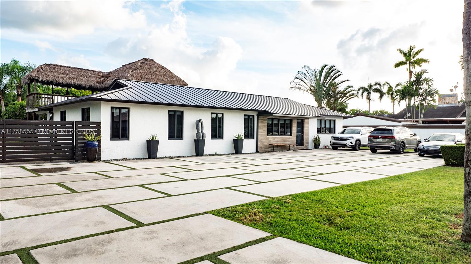 HEATHWOOD GROVES .905 AC - Residential