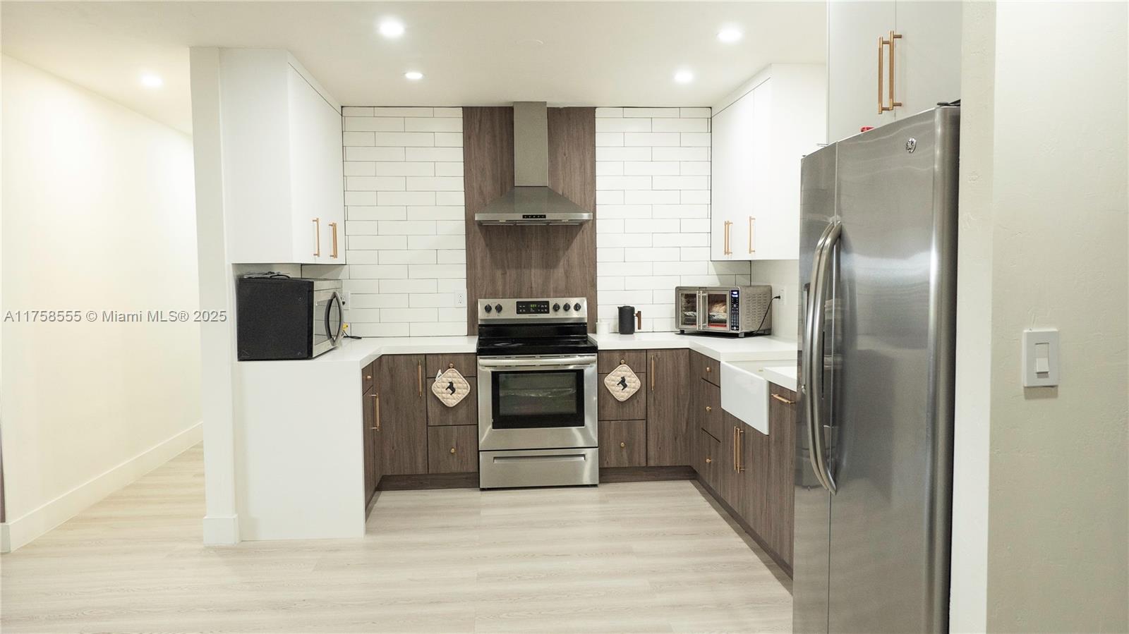 HEATHWOOD GROVES .905 AC - Residential