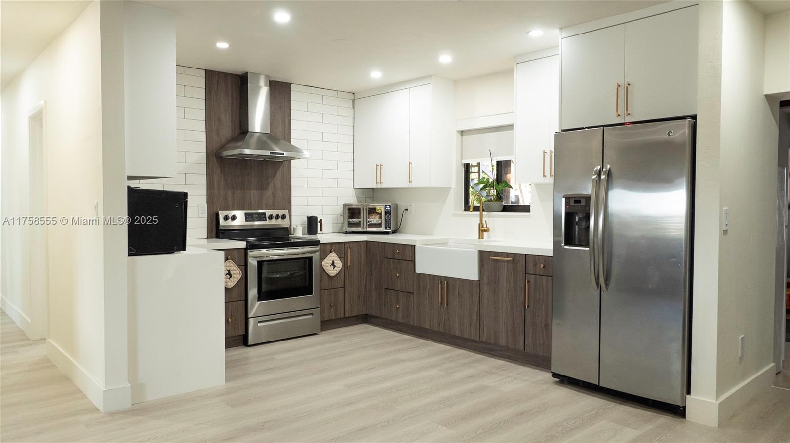 HEATHWOOD GROVES .905 AC - Residential