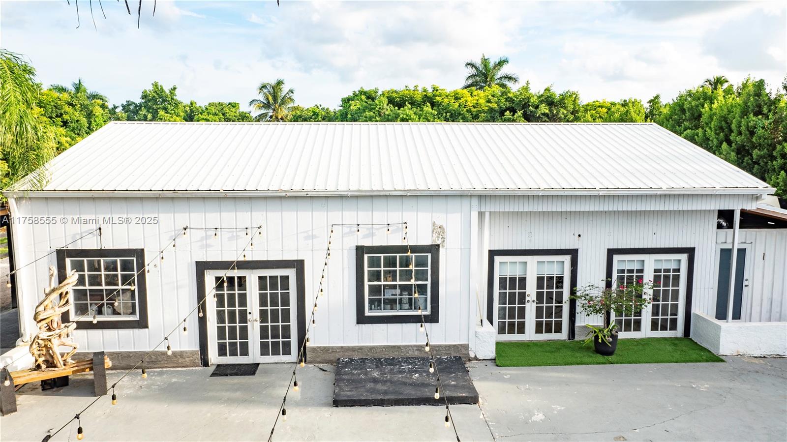 HEATHWOOD GROVES .905 AC - Residential