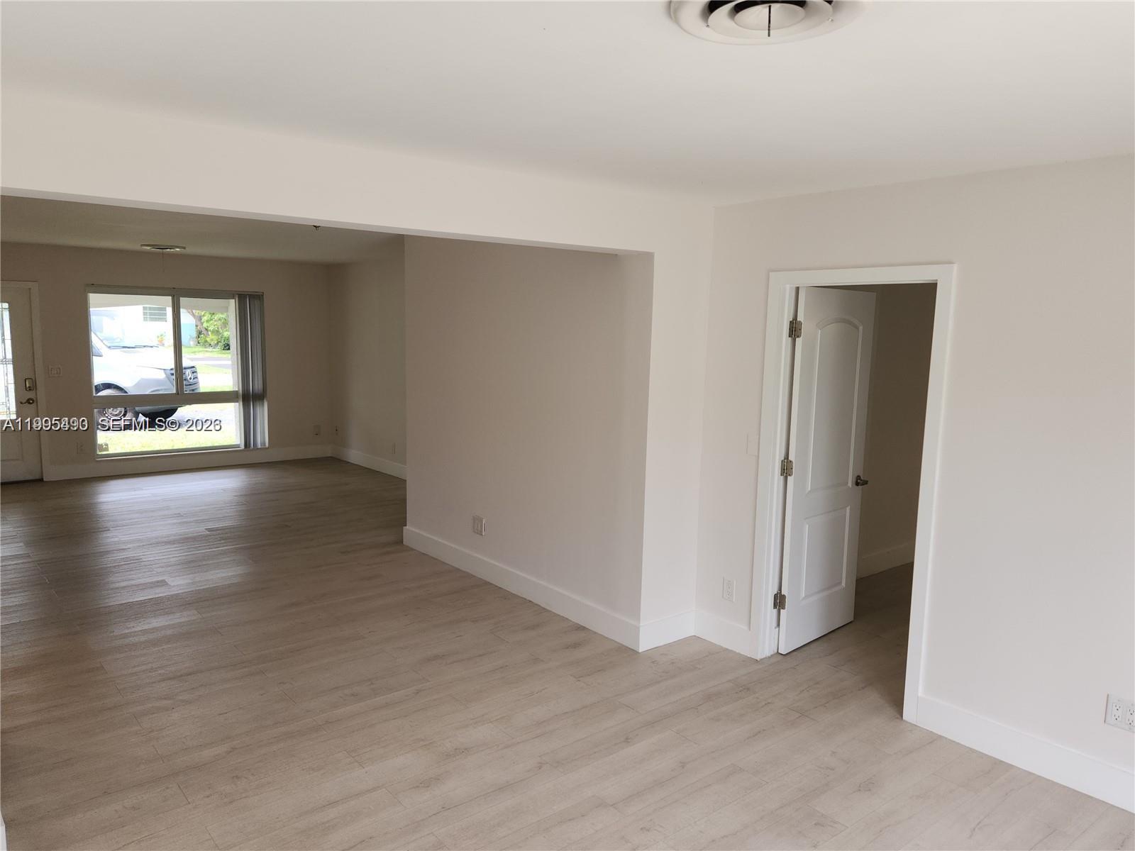 HOLLYWOOD HILLS - Residential Lease