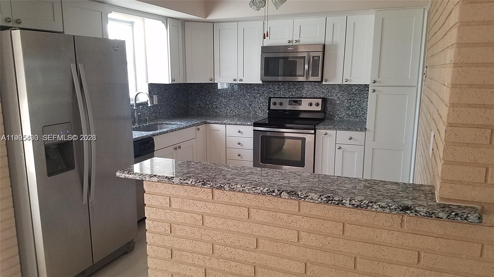 HOLLYWOOD HILLS - Residential Lease