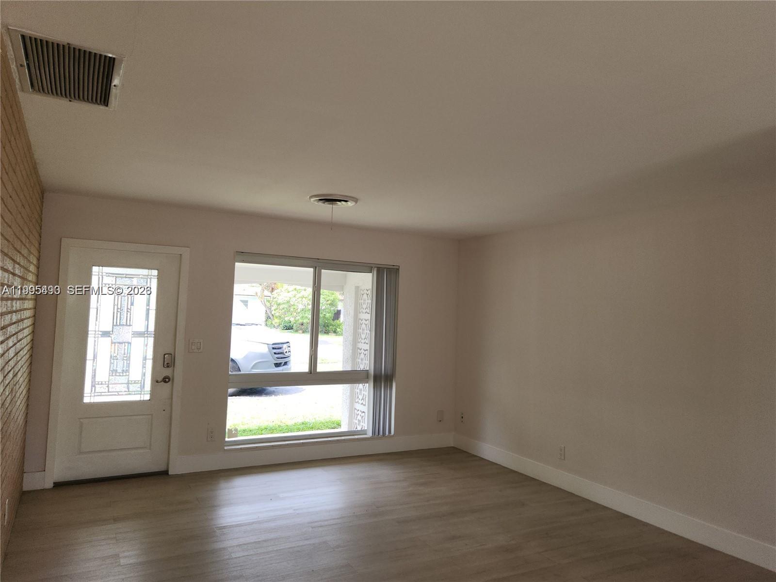 HOLLYWOOD HILLS - Residential Lease