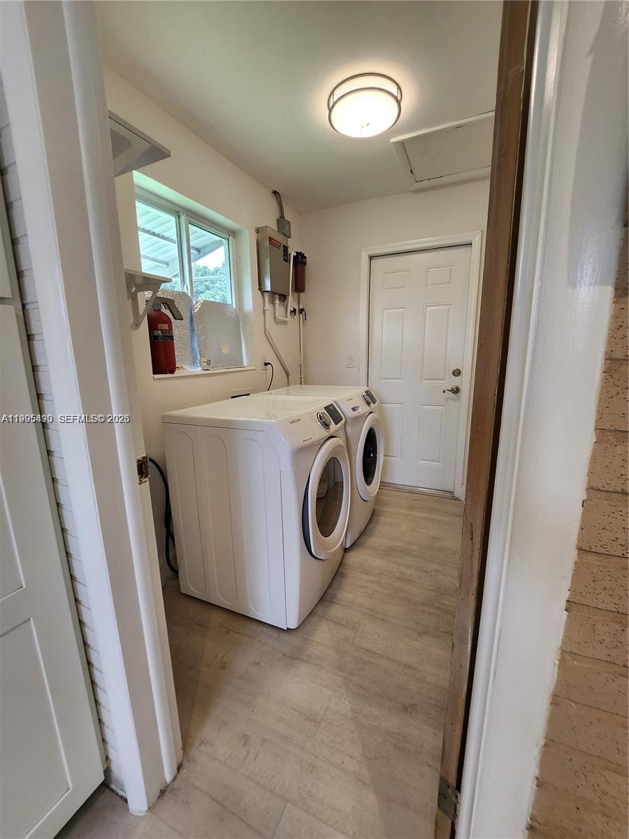 HOLLYWOOD HILLS - Residential Lease