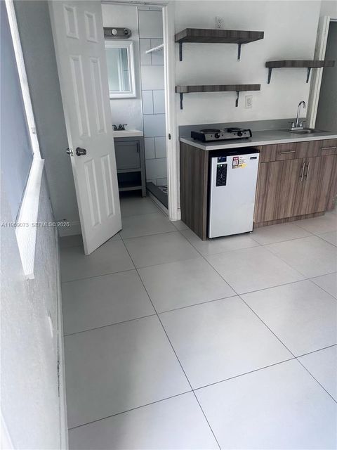 1265 SW 6th St 13 Miami FL 33135