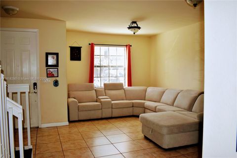 8873 W 35th Ln Hialeah FL 33018