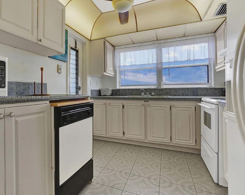 MAJESTIC GARDENS CONDOMIN - Residential Lease