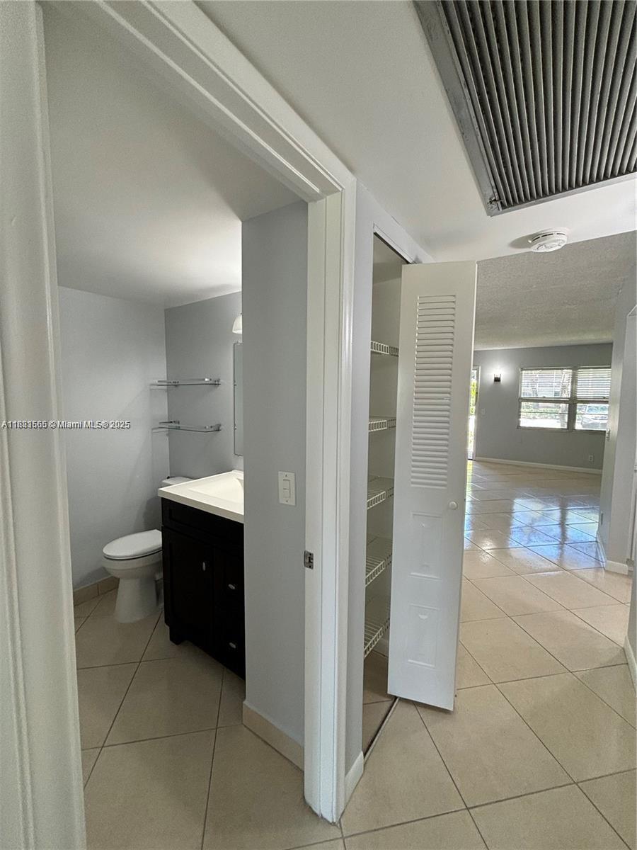 KINGSLEY AT CENTURY VILLA - Residential Lease