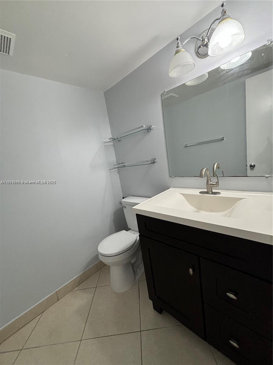 KINGSLEY AT CENTURY VILLA - Residential Lease