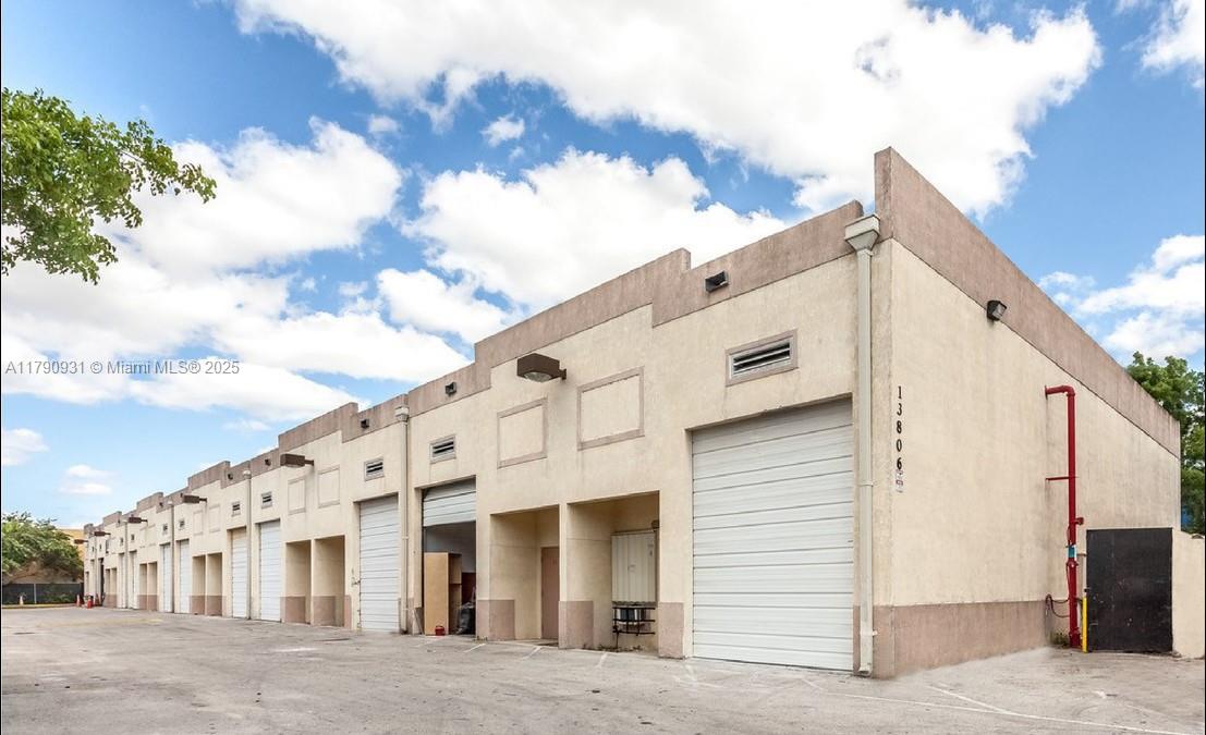 Warehouse located in amazing location. High 18ft ceilings with concrete roof. Newer build (2006) with personal office and bathroom. Vacant and ready to move in. Great for personal use or investment. Won’t last.