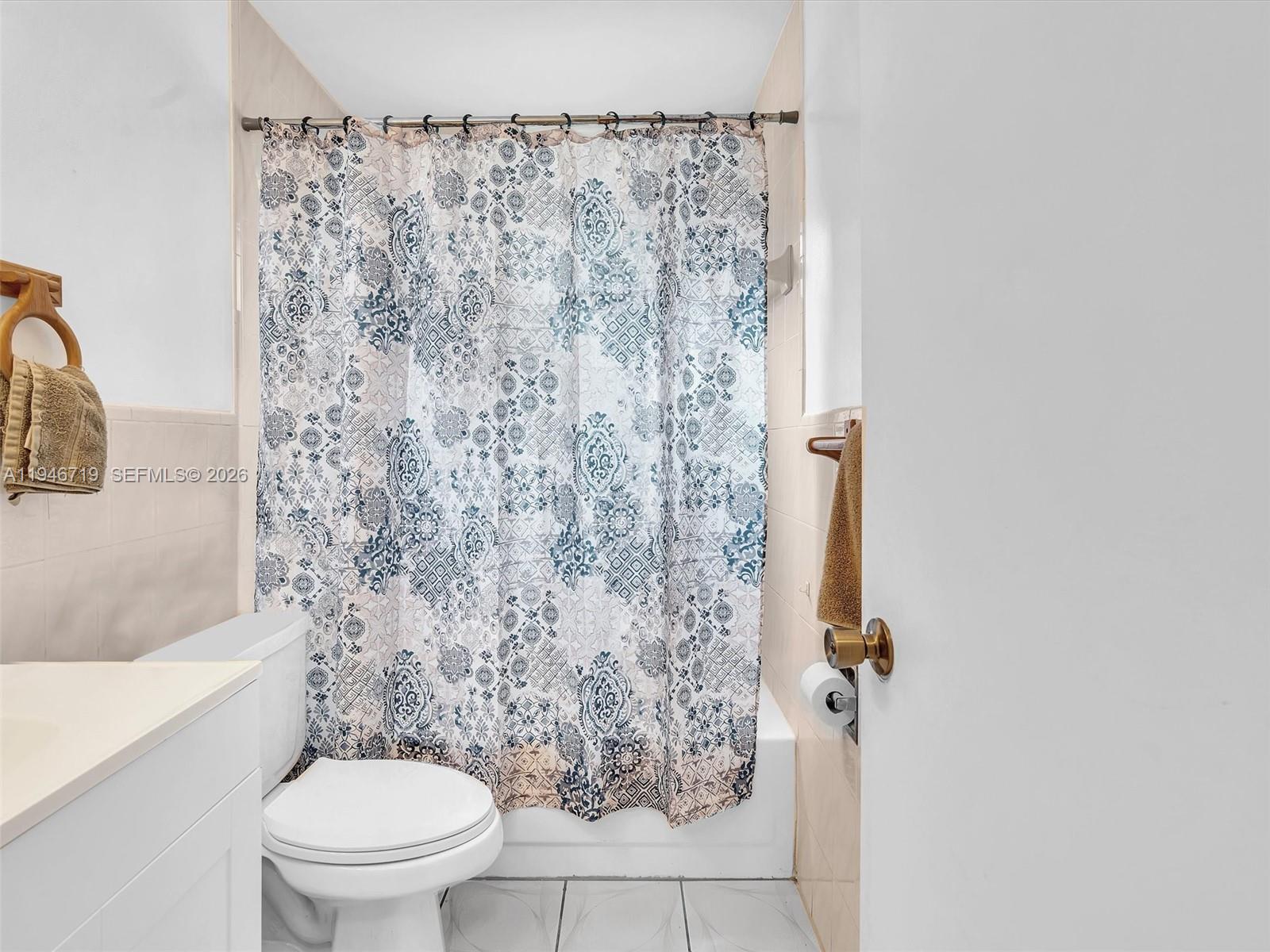 WESTVIEW CONDOMINIUM NO F - Residential