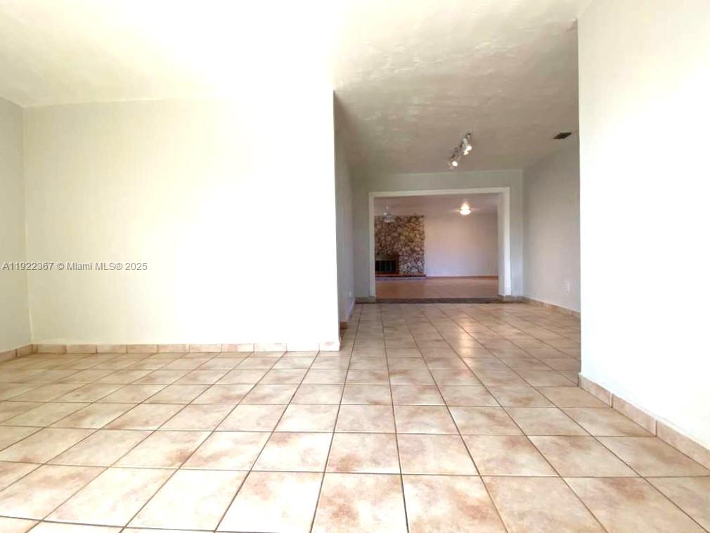 8825 SW 19th St 8825