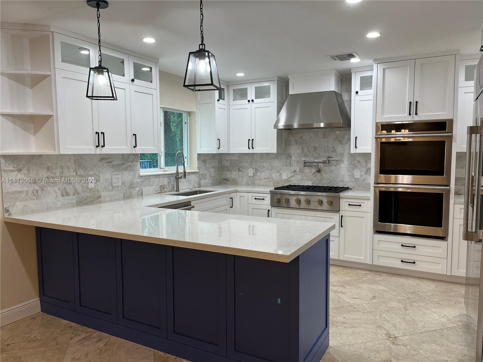 UNIVERSITY ESTATES - Residential