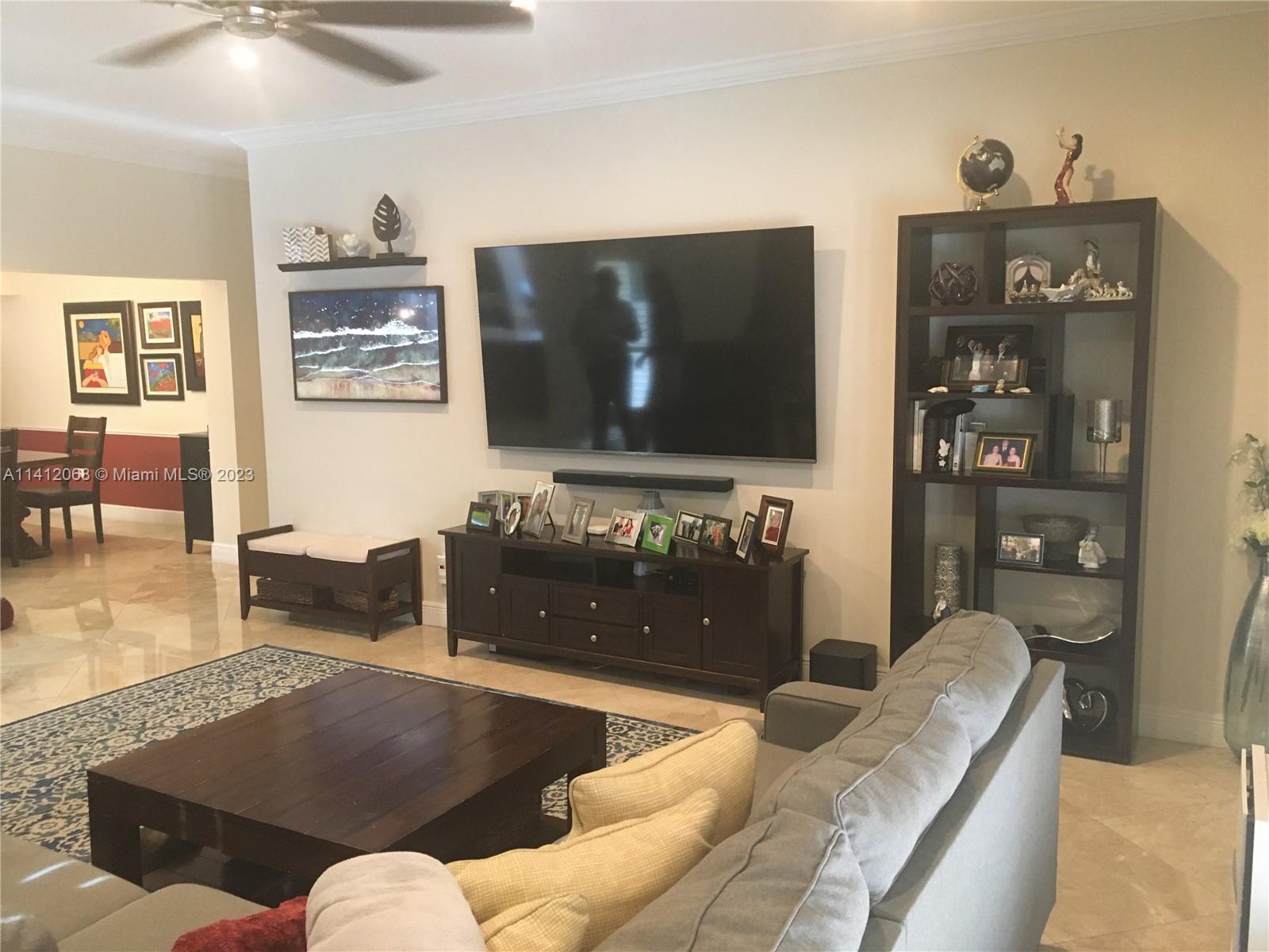 UNIVERSITY ESTATES - Residential