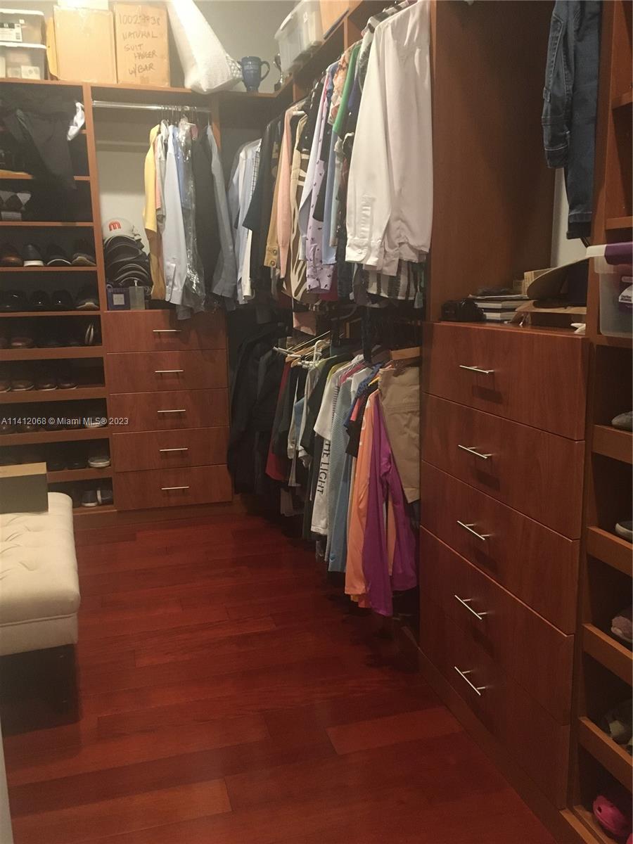 UNIVERSITY ESTATES - Residential