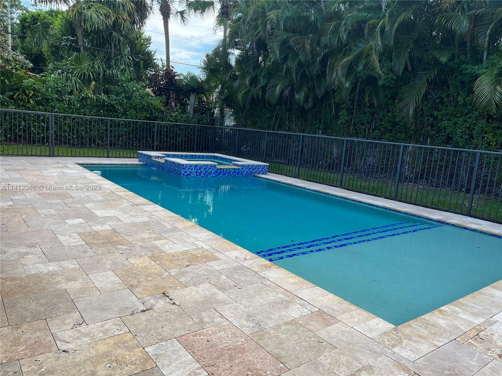 UNIVERSITY ESTATES - Residential