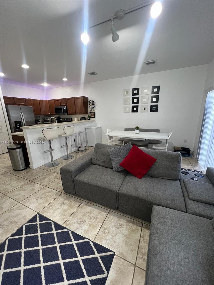 BELLAGIO VILLAS - Residential Lease