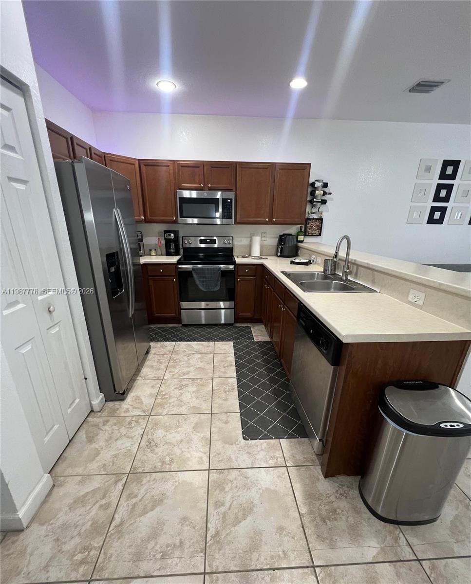 BELLAGIO VILLAS - Residential Lease