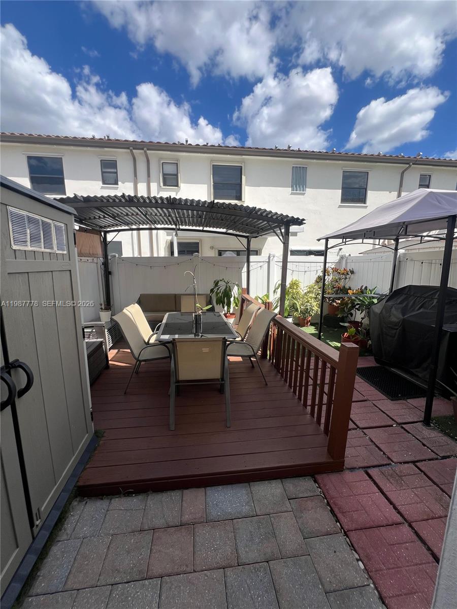 BELLAGIO VILLAS - Residential Lease