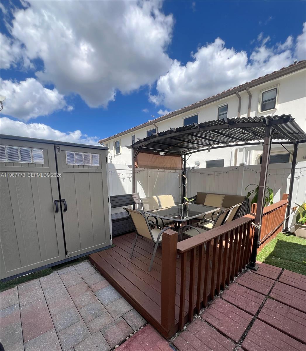 BELLAGIO VILLAS - Residential Lease